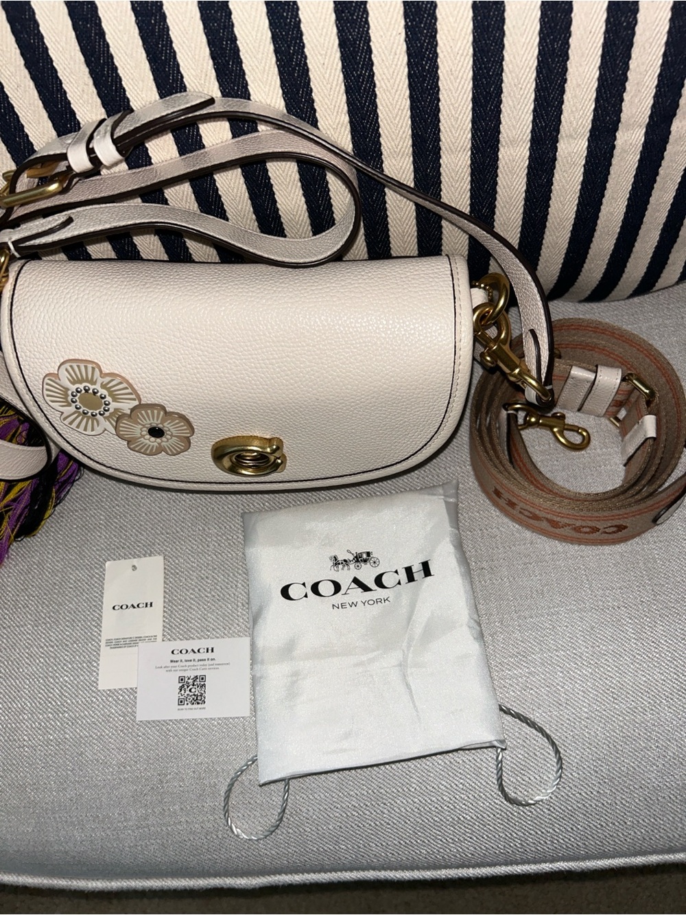 Coach Chalk Pebbled Leather Floral Appliqué Crossbody Bag with Gold Hardware - Picture 3 of 11